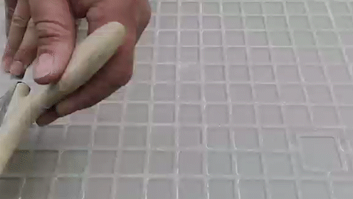 清理瓷磚背面.gif